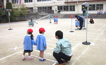 交通安全指導　写真